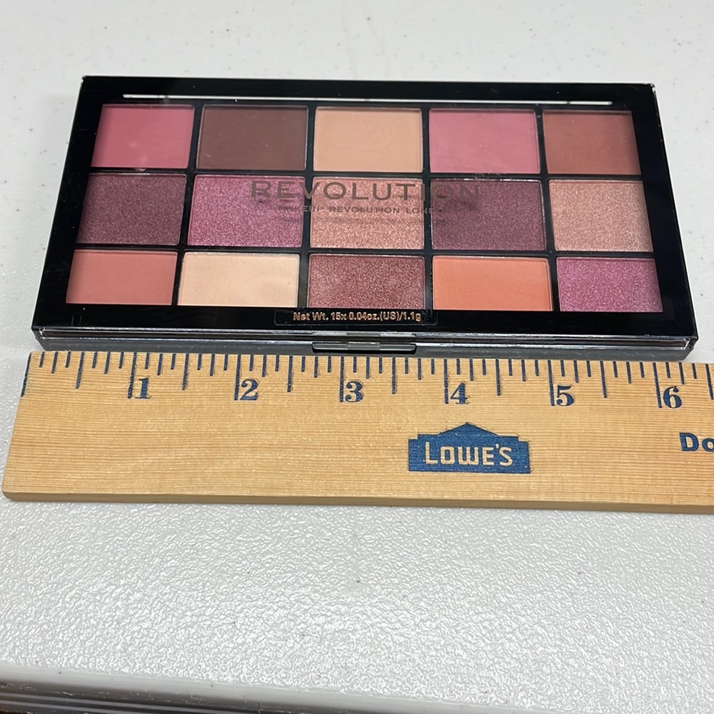 Eye shadow make up - Picture 3 of 4